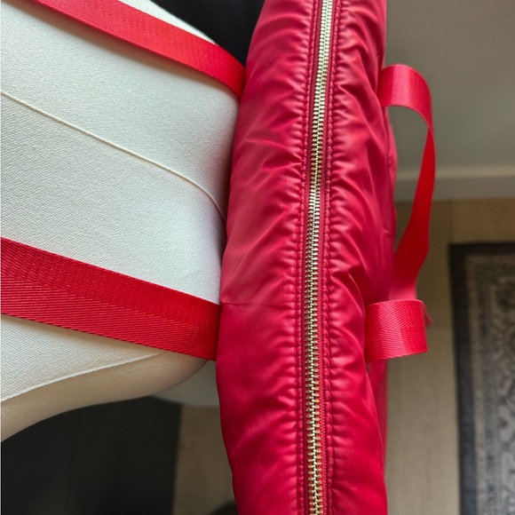 Carolina Herrera Good Girl New York Bold Red Puffer Tote Bag - Picture 4 of 6